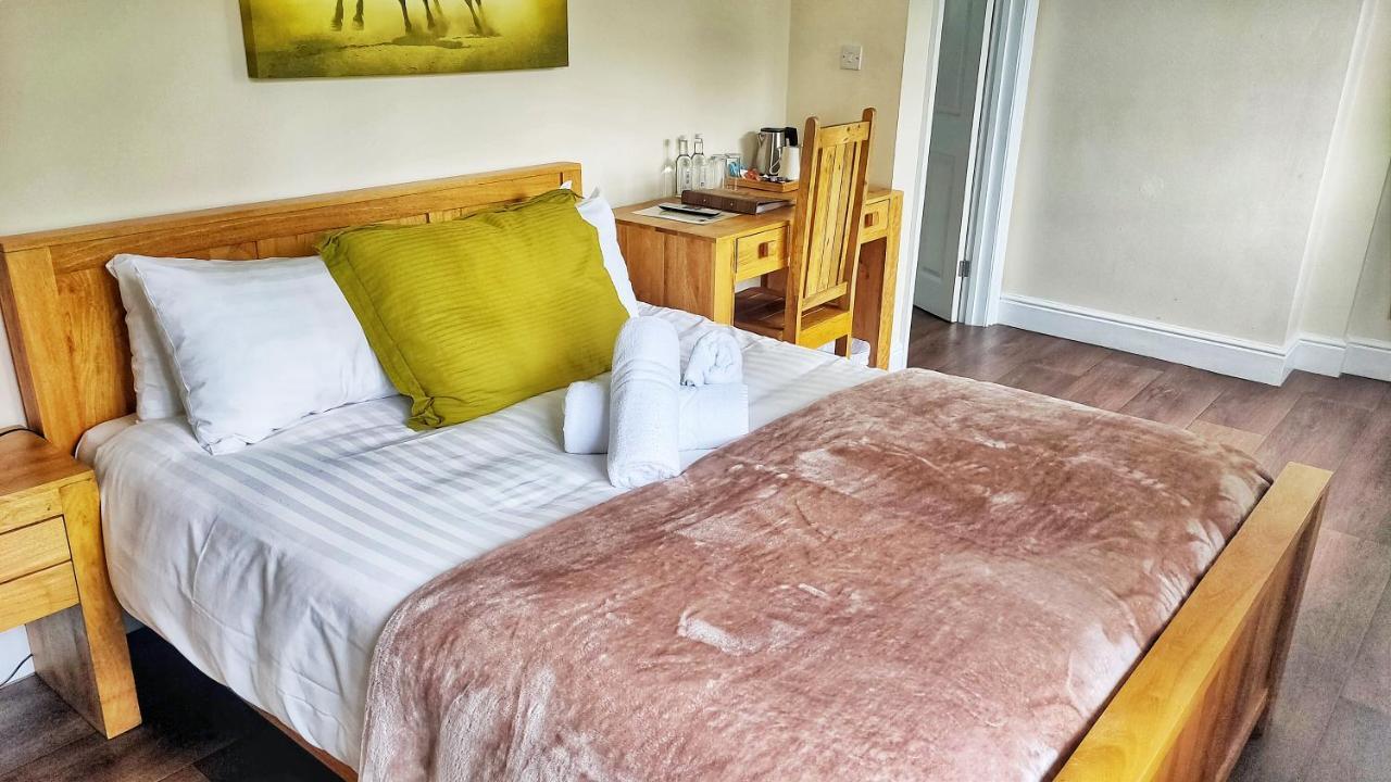 The Trusty Servant Inn Lyndhurst Bagian luar foto
